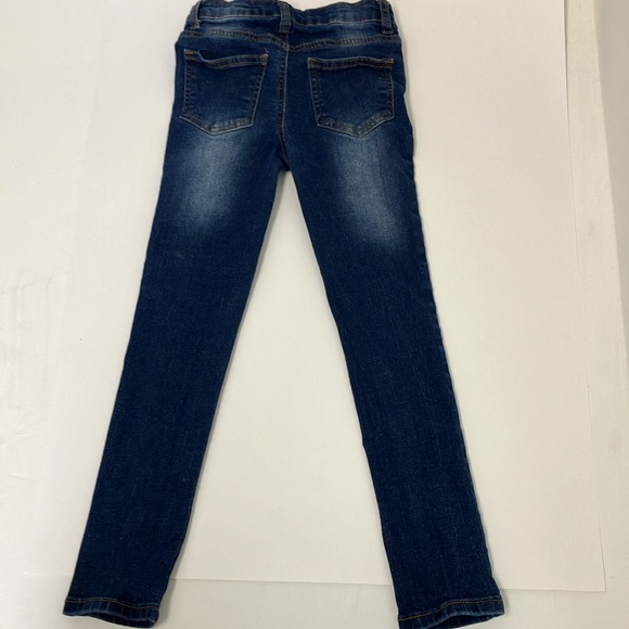 Girls Size 6 Jeans. Stretchy, skinny jeans. Like new. - Picture 4 of 6